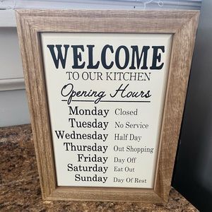 Farmhouse Kitchen Table Decor